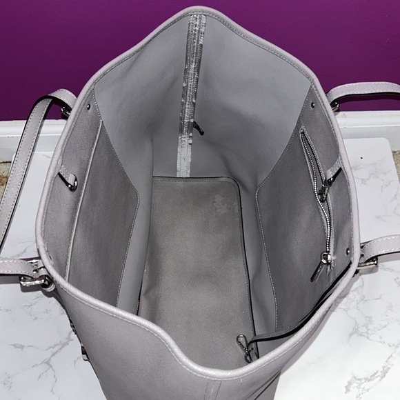 Michael Kors Large Grey Jet Set Tote - Picture 10 of 10